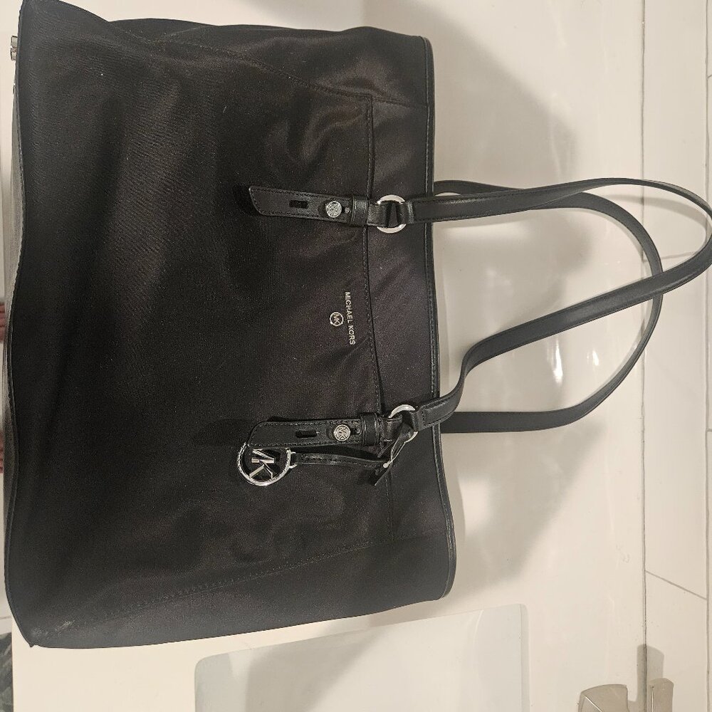 Micheal kors tote